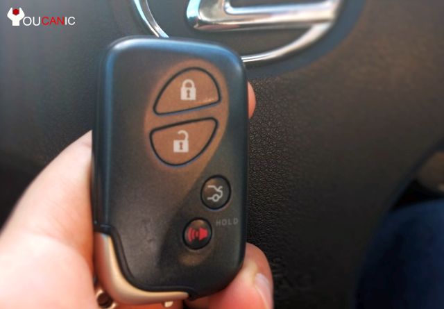 Lexus key fob remote battery replacement DIY